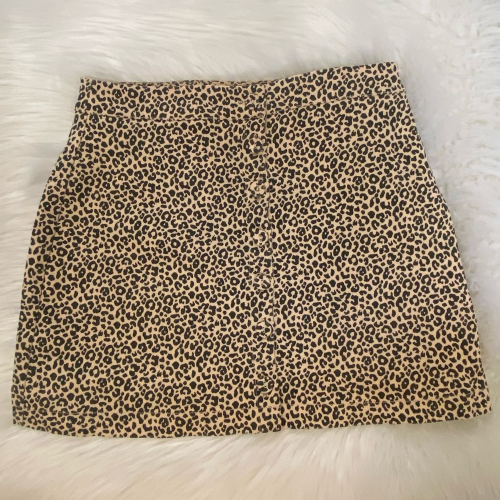 Forever 21 Leopard Print Button Mini Skirt Sz M